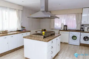 6 bedroom House for Sale in Estepona-34699