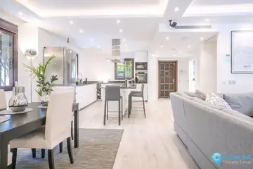 4 bedroom House for Sale in The Golden Mile-34756