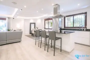 4 bedroom House for Sale in The Golden Mile-34758