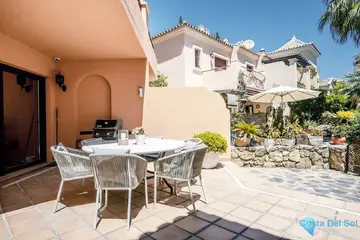4 bedroom House for Sale in The Golden Mile-34761