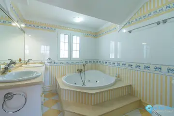 5 bedroom Apartment for Sale in Marbella-34978