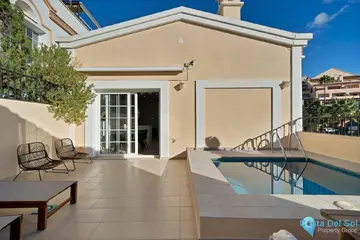 5 bedroom House for Sale in Marbella-35573