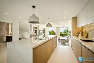 4 bedroom House for Sale in La Quinta-35670