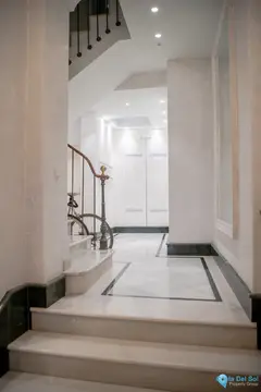 4 bedroom Apartment for Sale in Málaga Centro-36070