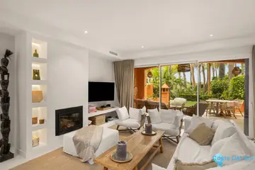 4 bedroom House for Sale in The Golden Mile-36227