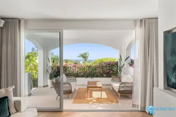 4 bedroom House for Sale in The Golden Mile-36451