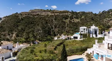 1573m2 Plot for Sale in Benahavís-36548