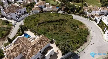 1573m2 Plot for Sale in Benahavís-36550