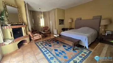 5 bedroom House for Sale in New Golden Mile-36810