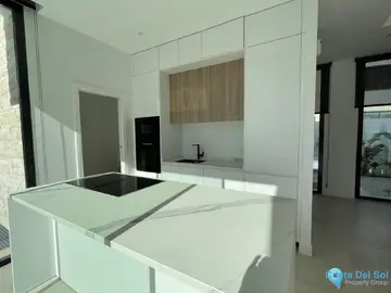 6 bedroom House for Sale in Estepona-36823