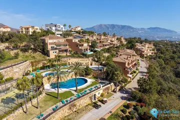 4 bedroom Apartment for Sale in La Mairena-80940