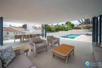 4 bedroom House for Sale in El Chaparral-37170