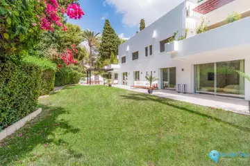 4 bedroom Apartment for Sale in The Golden Mile-37268