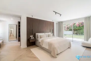 4 bedroom Apartment for Sale in The Golden Mile-37270