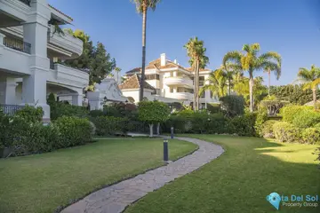 3 bedroom Apartment for Sale in The Golden Mile-37327