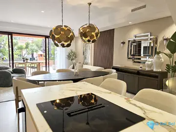 4 bedroom House for Sale in The Golden Mile-37350