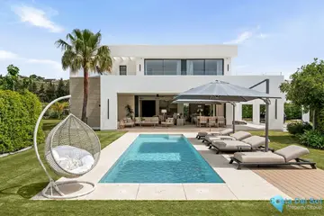 5 bedroom House for Sale in La Cala Golf