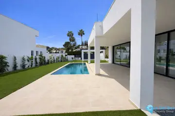 6 bedroom House for Sale in New Golden Mile-37758