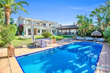 6 bedroom House for Sale in Marbesa