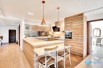 6 bedroom House for Sale in Marbesa-38006