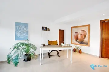 6 bedroom House for Sale in Marbesa-38010