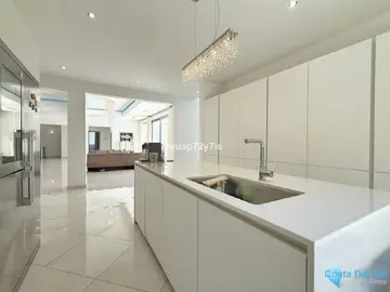 5 bedroom House for Sale in Sotogrande-38250