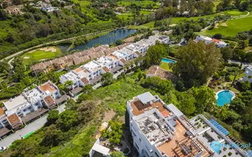 1329m2 Plot for Sale in Benahavís-38434