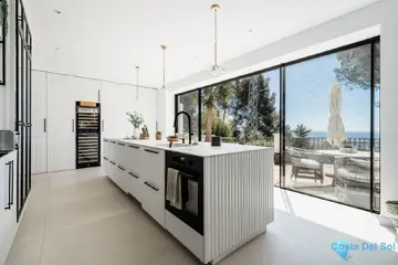 4 bedroom House for Sale in El Madroñal-38552