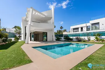 4 bedroom House for Sale in Atalaya