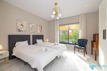 6 bedroom House for Sale in Málaga-38682