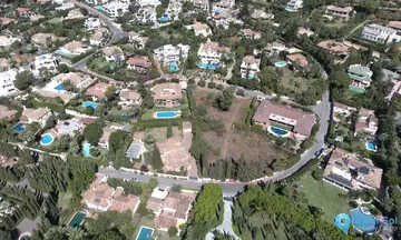 1808m2 Plot for Sale in The Golden Mile-38694