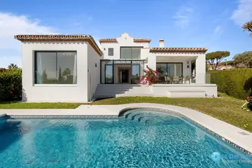 4 bedroom House for Sale in Elviria