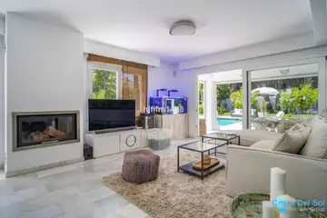 4 bedroom House for Sale in Nueva Andalucía-39006