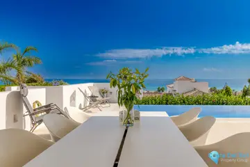 4 bedroom House for Sale in La Cala de Mijas-39111