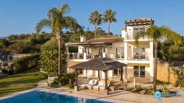 4 bedroom House for Sale in Estepona