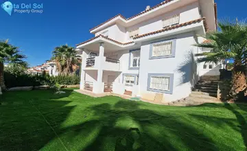 5 bedroom House for Sale in Manilva