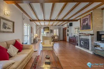 4 bedroom House for Sale in The Golden Mile-39658