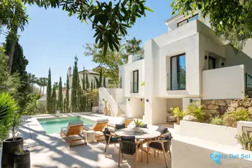 5 bedroom House for Sale in Nueva Andalucía