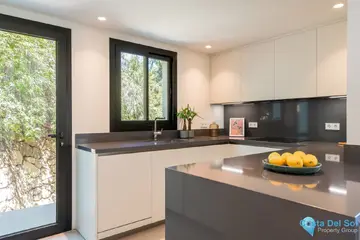 5 bedroom House for Sale in Nueva Andalucía-39675