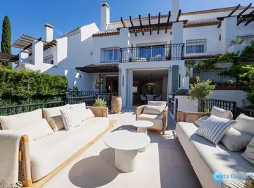 5 bedroom House for Sale in The Golden Mile-39826
