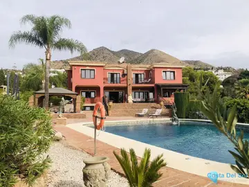 7 bedroom House for Sale in Benalmadena