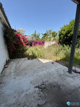 7 bedroom House for Sale in New Golden Mile-40033