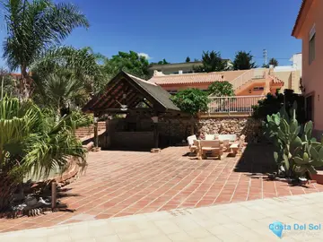 6 bedroom House for Sale in La Cala de Mijas-40058