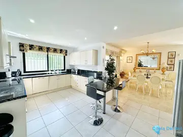 4 bedroom House for Sale in El Paraiso-40246