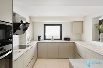 4 bedroom House for Sale in Nueva Andalucía-40383