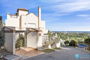 4 bedroom Apartment for Sale in Los Almendros-40556