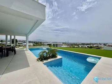 6 bedroom House for Sale in Cancelada-40657