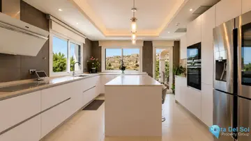 5 bedroom House for Sale in Benahavís-40700