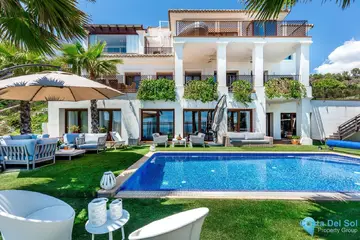5 bedroom House for Sale in Benahavís