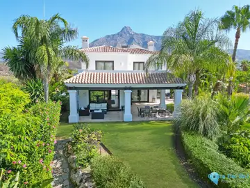 4 bedroom House for Sale in The Golden Mile-40985